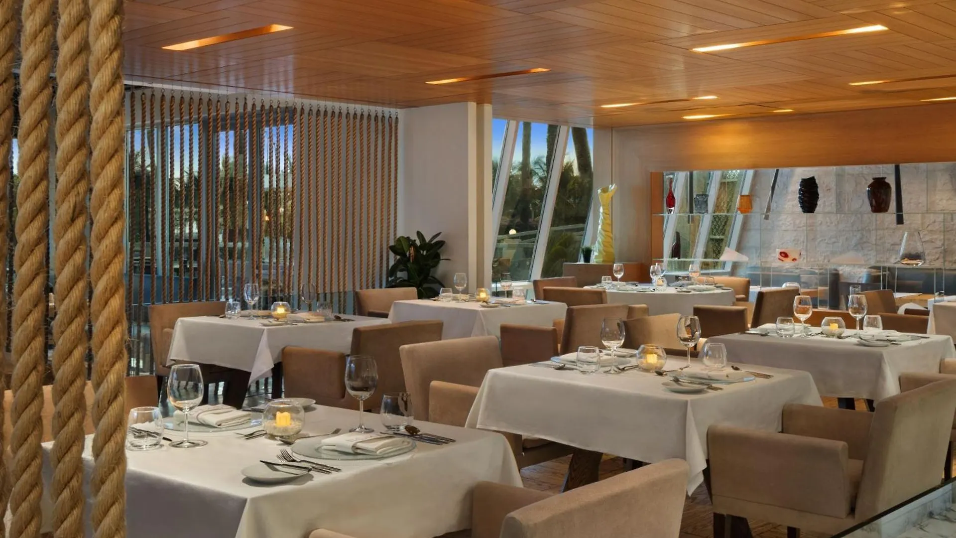 Sheraton Jeddah Hotel - Saudi Brothers Commercial Company Branch 5*,
