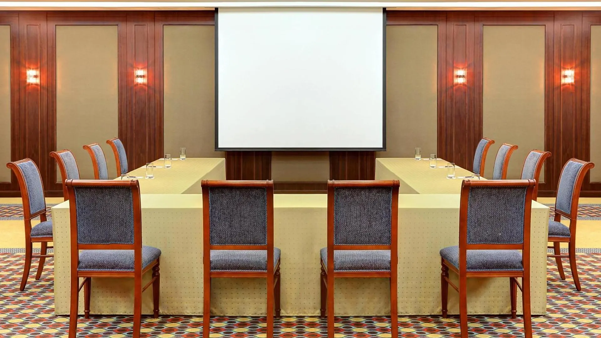 Sheraton Jeddah Hotel - Saudi Brothers Commercial Company Branch 5*,